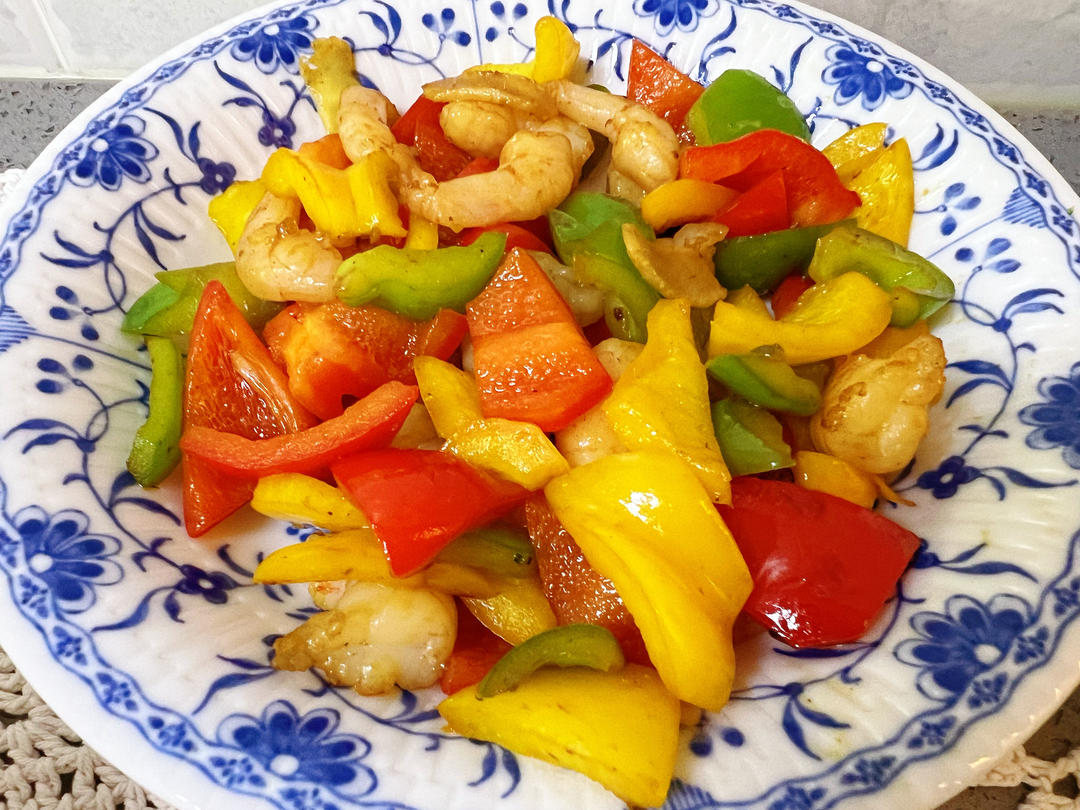 快手彩椒炒虾仁