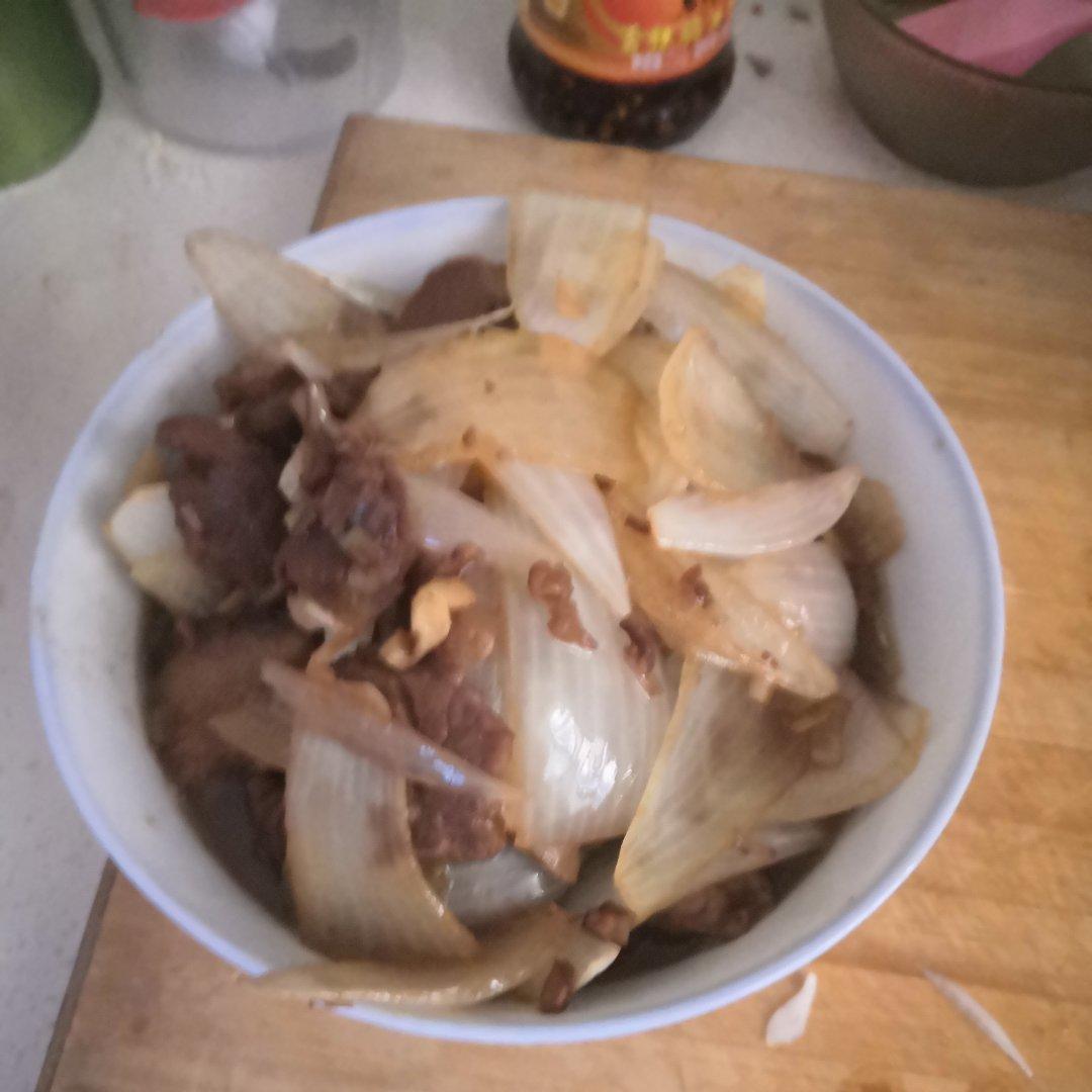 洋葱炒肉
