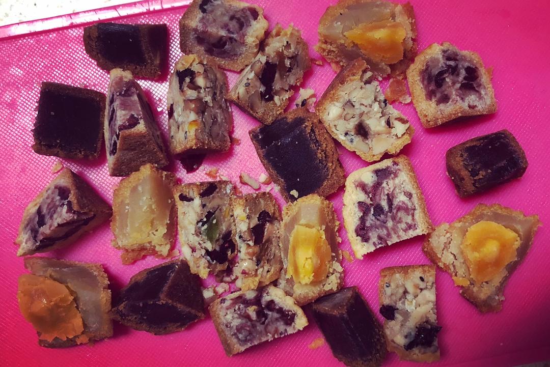 莲蓉蛋黄月饼(50克)