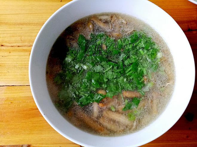 滑菇牛肉汤的做法