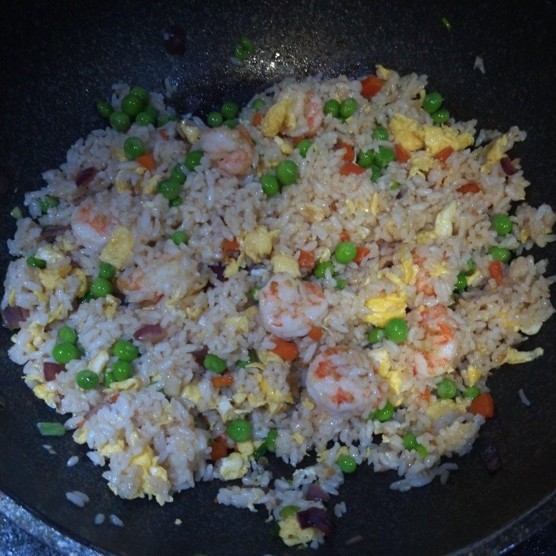 鲜虾炒饭