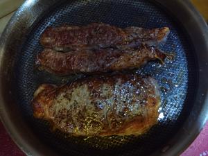 牛肉系列7—煎牛排（西冷与牛小排）的做法 步骤3