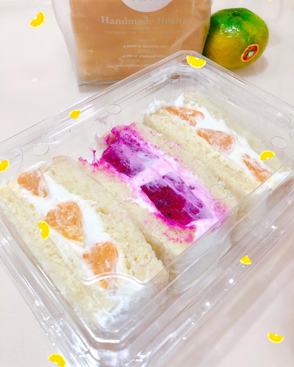 超快手水果奶油三明治吐司蛋糕