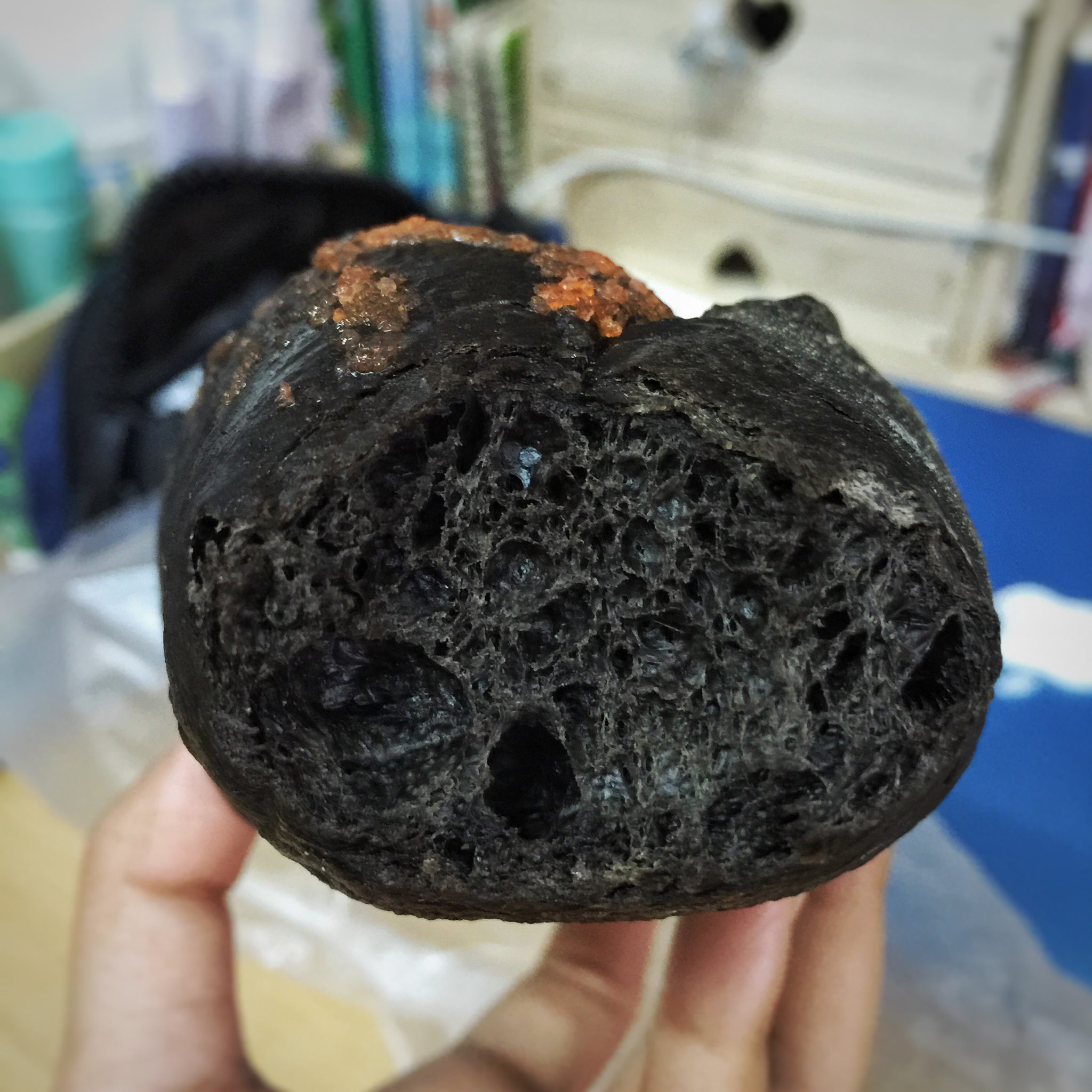 墨鱼汁蒜香面包