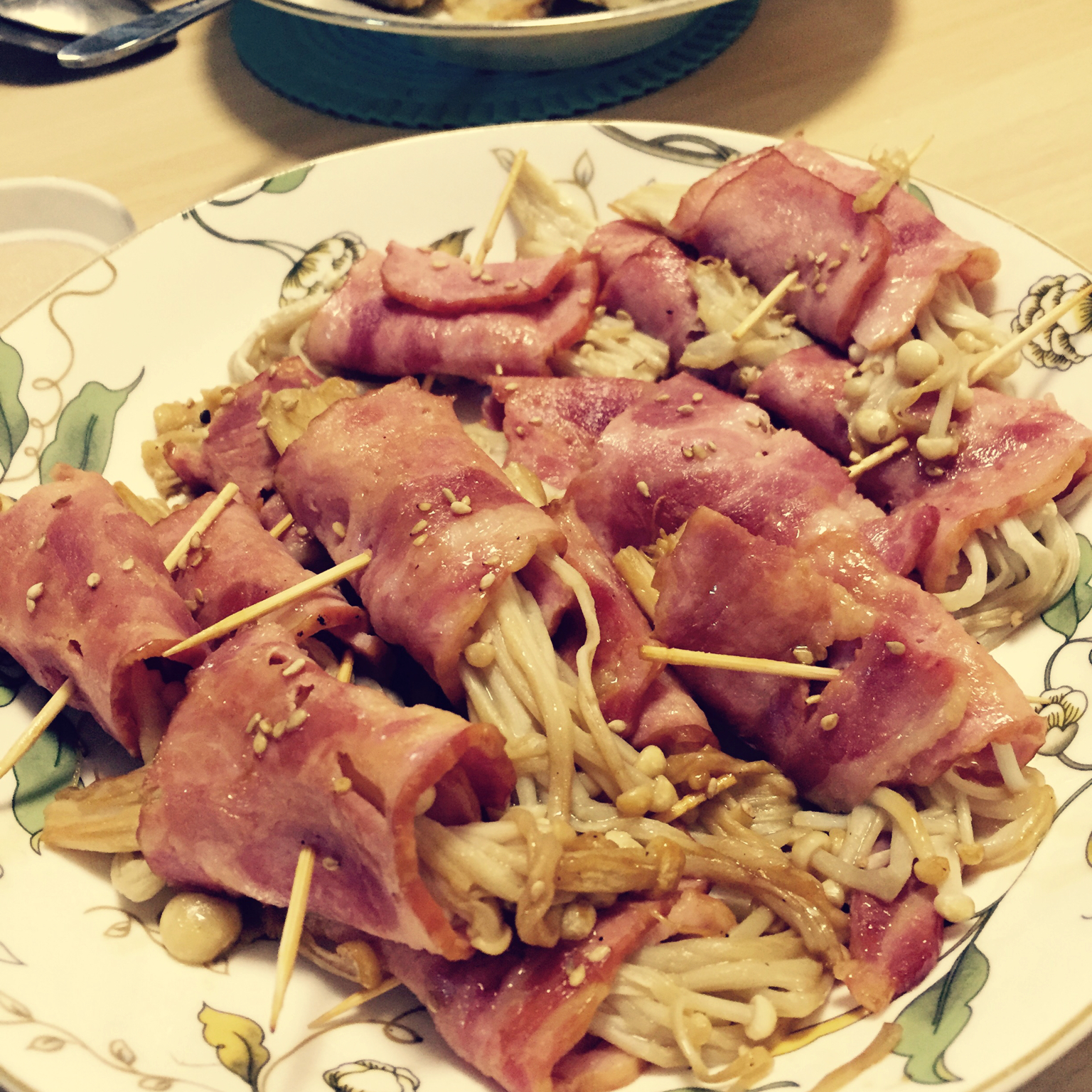 香煎培根金针菇卷