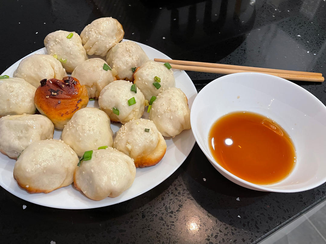 不需皮冻也汁多味鲜的生煎馒头/生煎包（包子）（小贴士附：万能肉馅）——中式一日三餐（二十）
