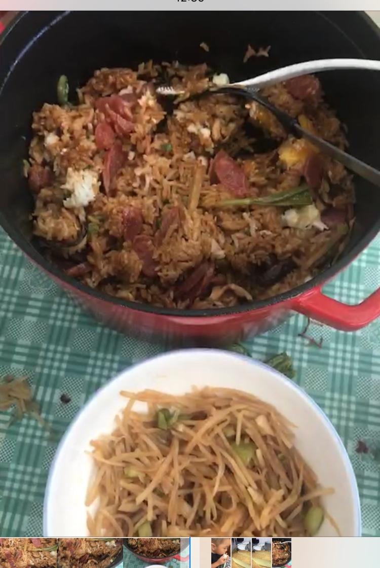 铸铁锅腊肠煲仔饭