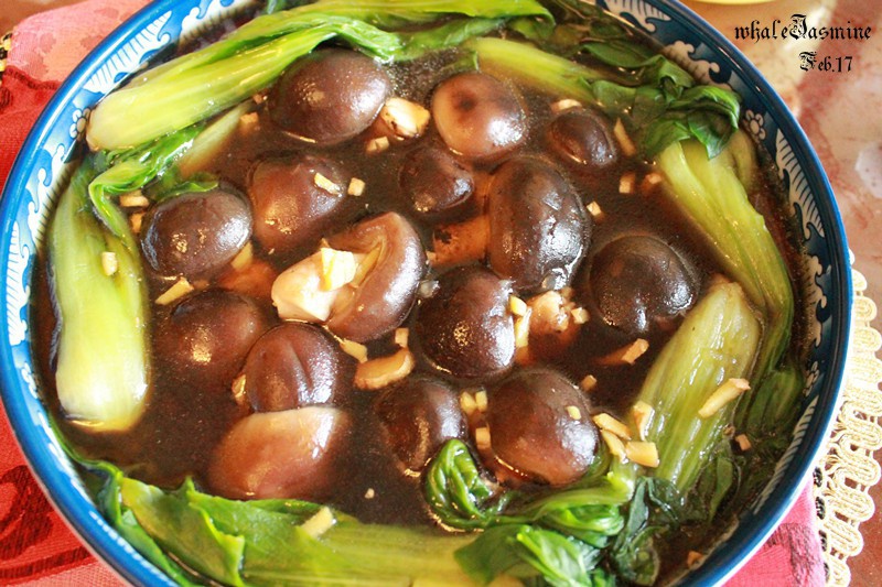 浇汁香菇油菜