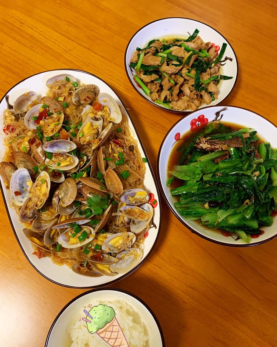 家常美味花蛤粉丝煲