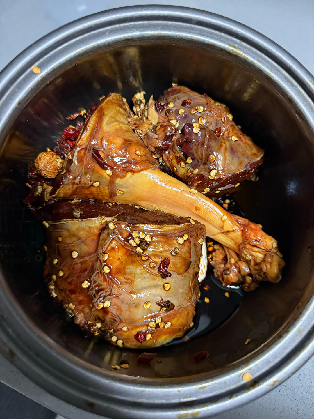卤去皮鸡腿、鸡蛋、豆皮等万物皆可卤