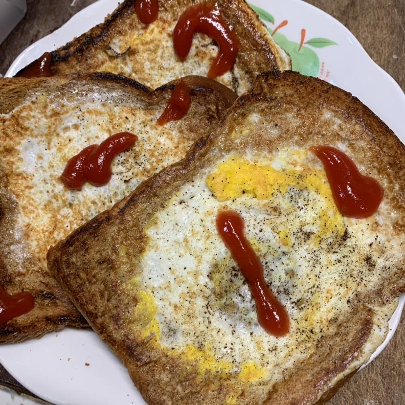荷包蛋土司