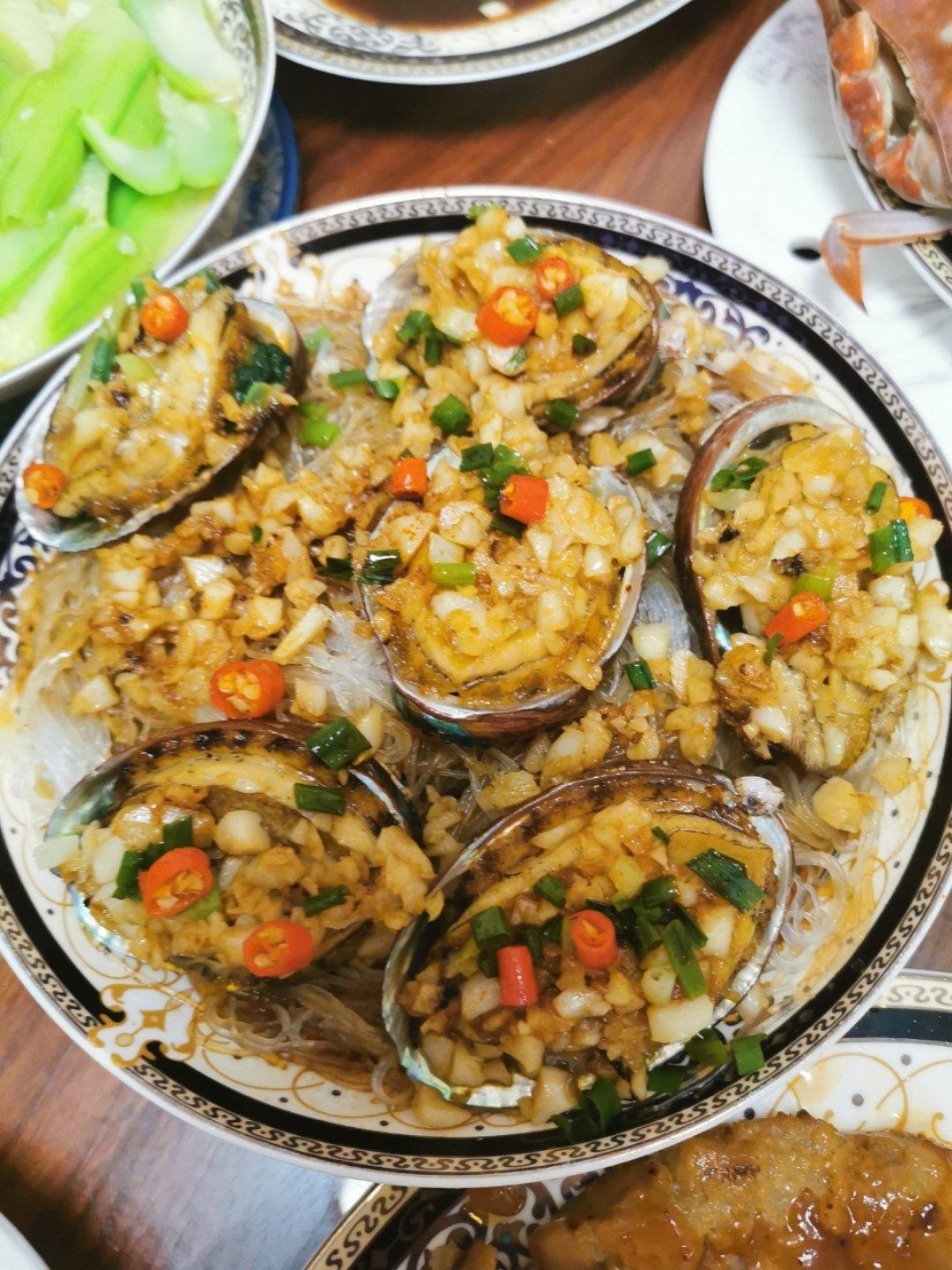 蒜蓉粉丝蒸鲍鱼