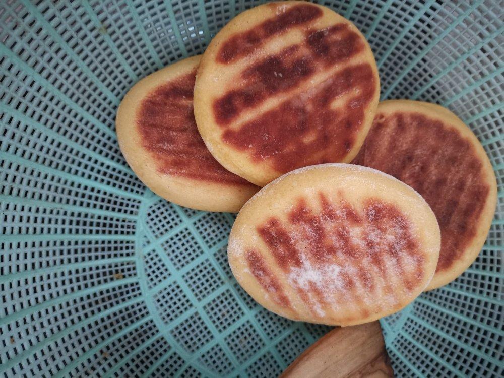 玉米面发面饼                       （口感细腻）