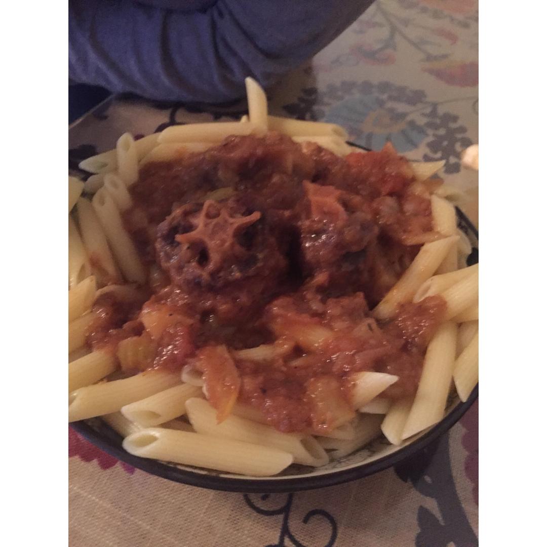 法式红烩牛尾（浓厚酱汁拌饭and意面都超赞！！）