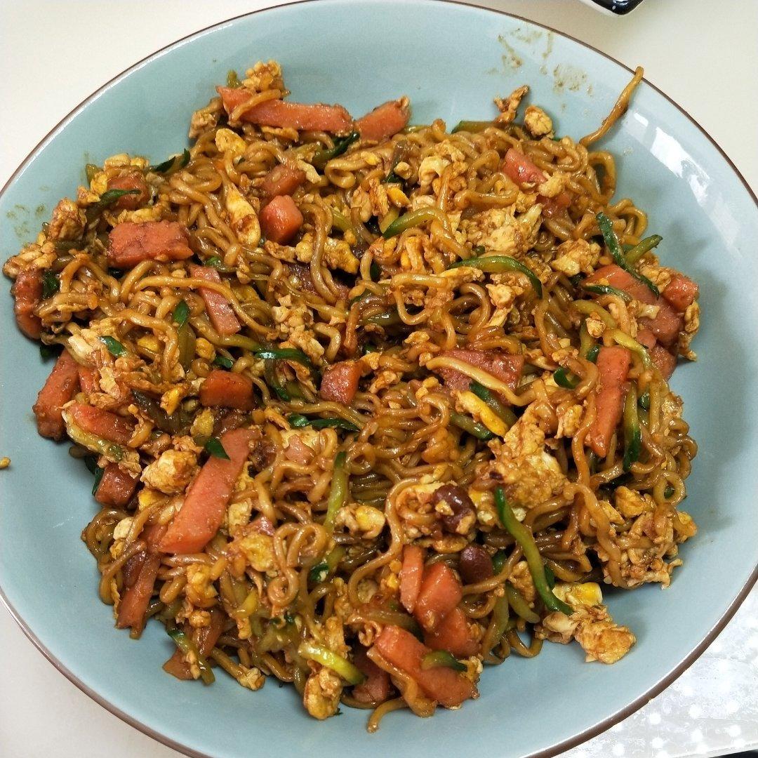 🍜泡面神仙吃法❗️巨销魂的鸡蛋火腿炒泡面
