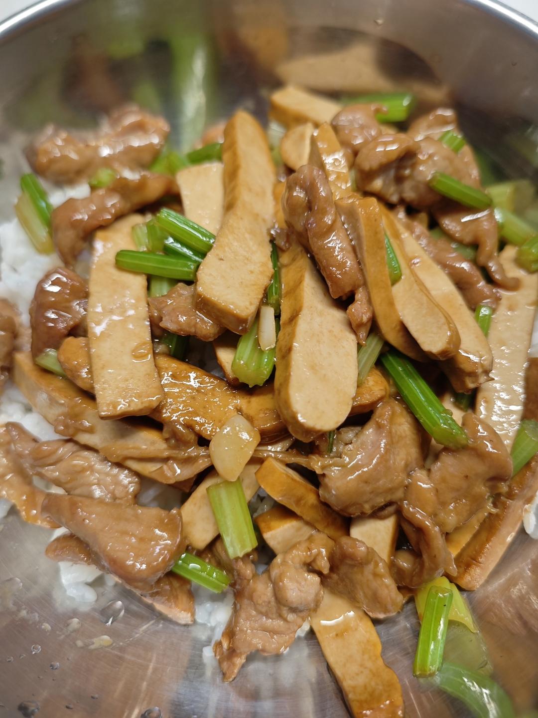 芹菜豆干炒肉丝