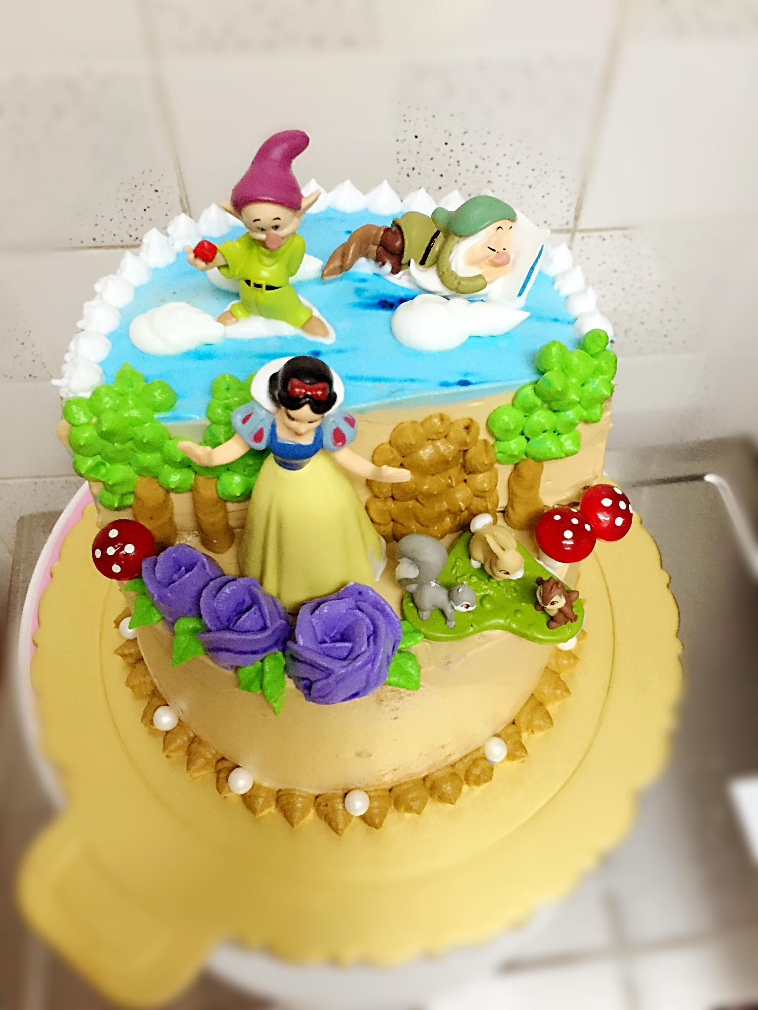 白雪公主生日蛋糕 公主场景蛋糕的做法
