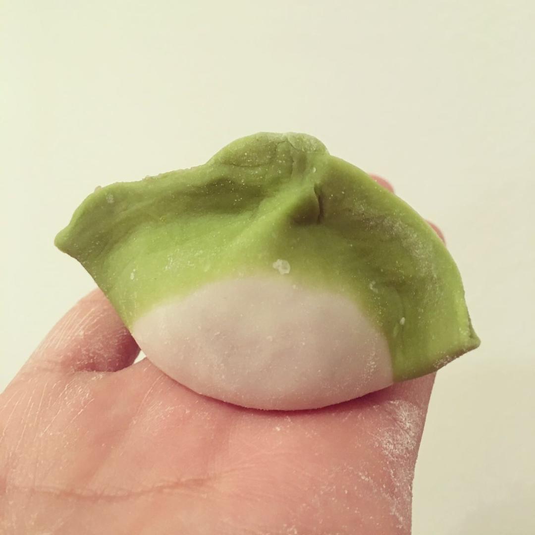 翡翠白玉白菜饺子详细版（附翡翠白玉白菜饺子包法，翡翠白玉饺子皮两种制法，面包机和面，翡翠白玉烧卖，各种馅料搭配）
