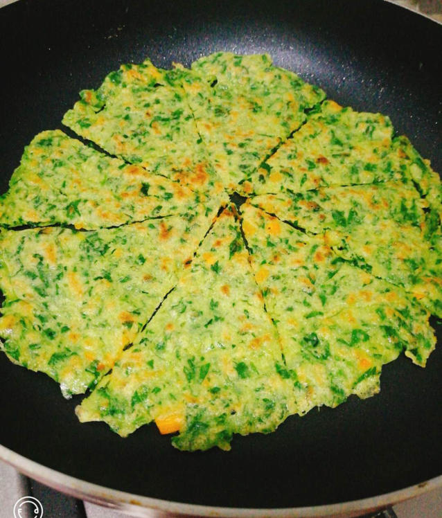 芹菜叶蛋饼