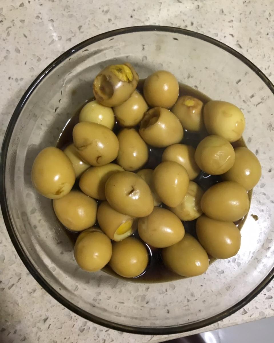 乡巴佬卤鹌鹑蛋