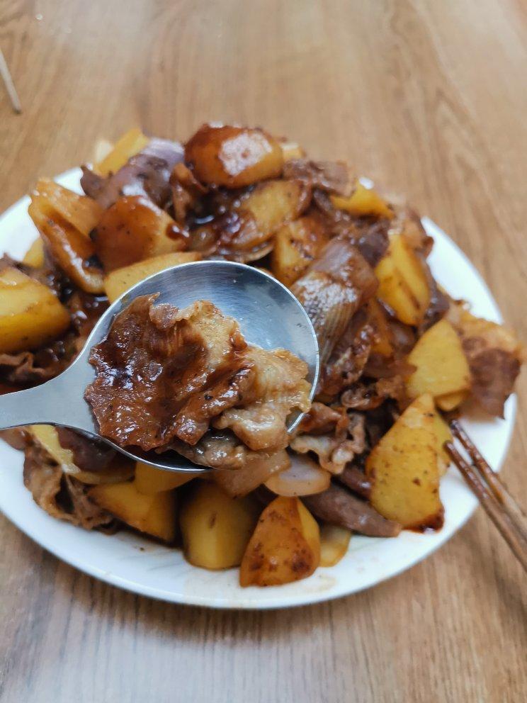 肥牛土豆拌饭