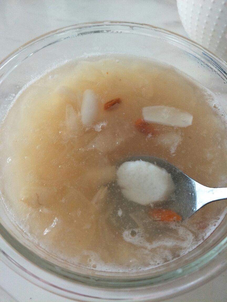 银耳百合莲子羹