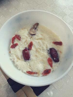 微波炉燕麦蛋奶（超快营养均衡早餐，口味随心所欲）的做法 步骤1