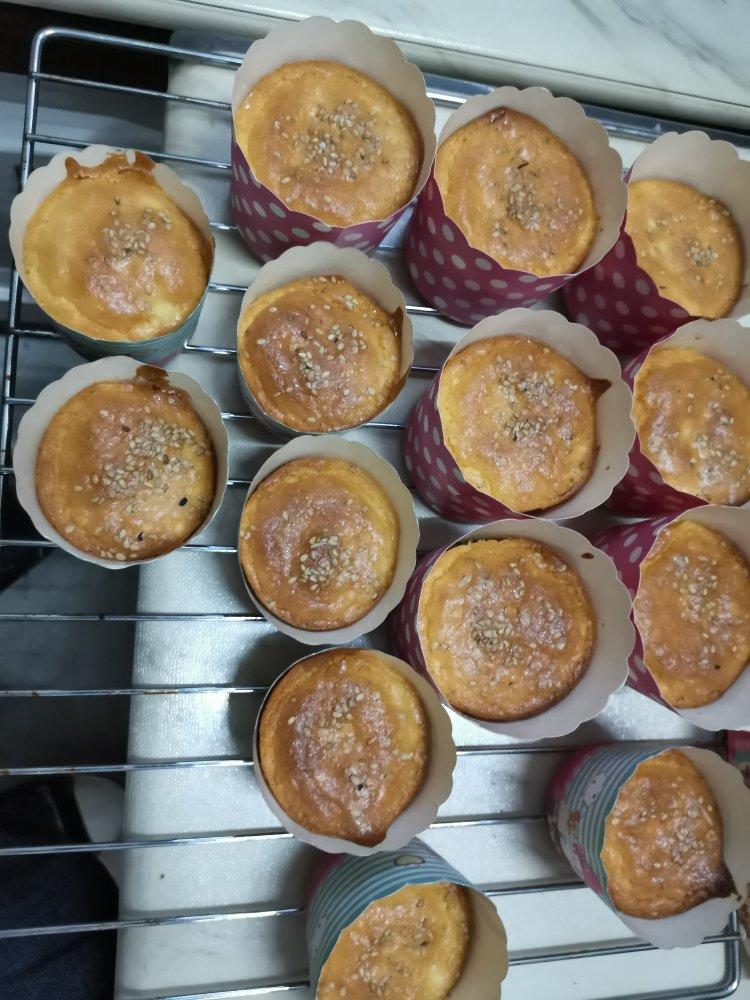 不会回缩的纸杯蛋糕