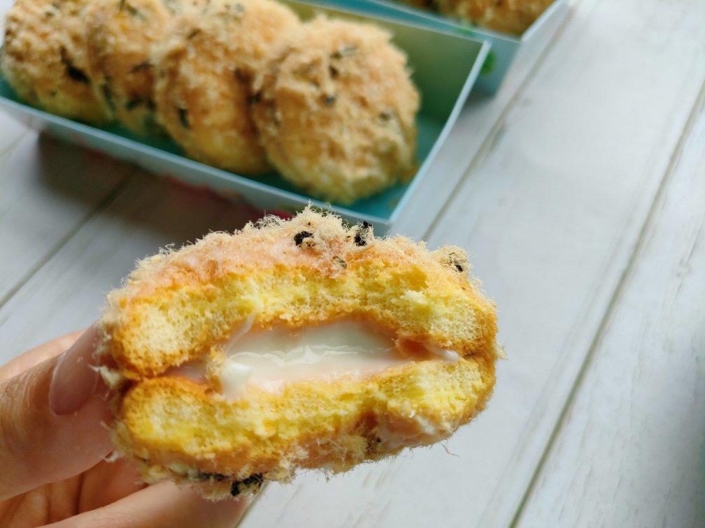 咸香松软的肉松小贝