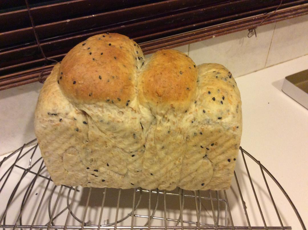 全麦黑芝麻吐司