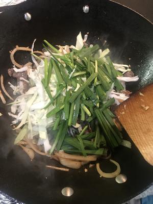 Japchae韩式炒粉丝（在家也能做出韩国风味）的做法 步骤8