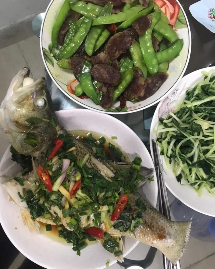 清蒸鲈鱼