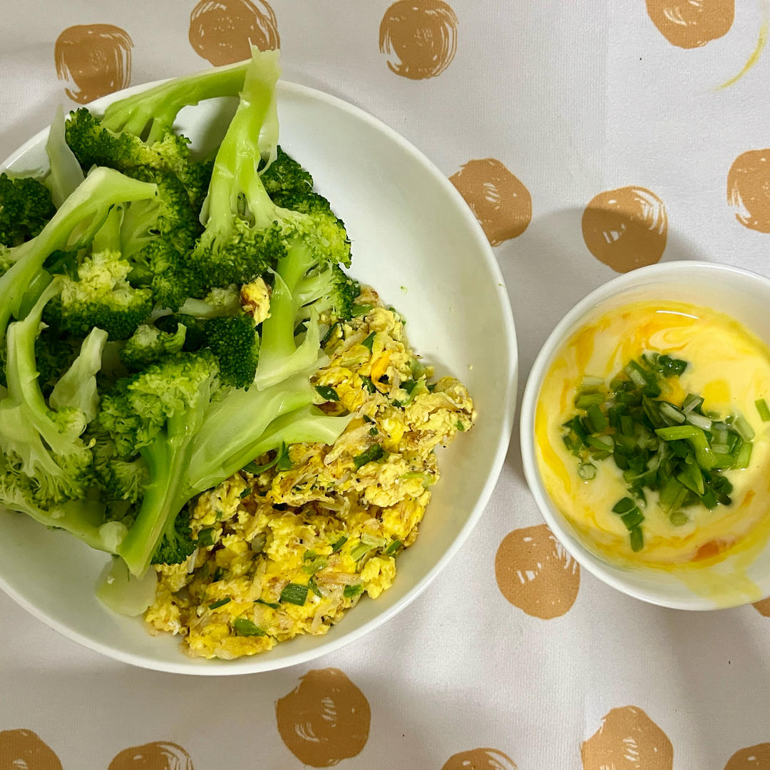 酸奶虾皮葱香炒蛋