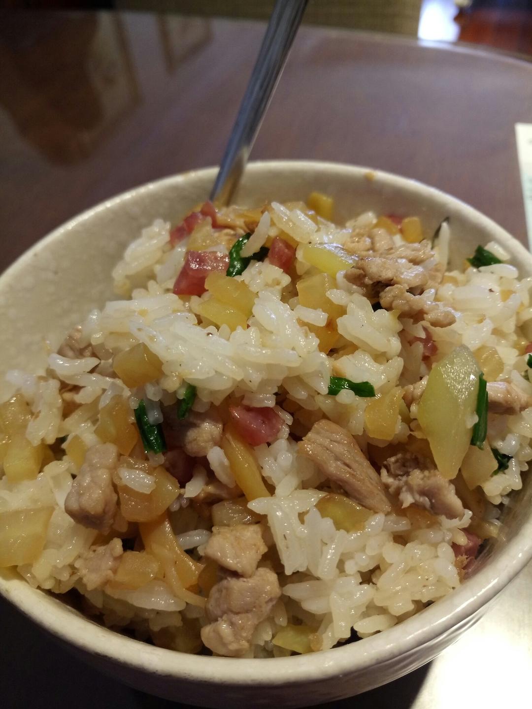 看海听歌做的菜果饭(油饭)