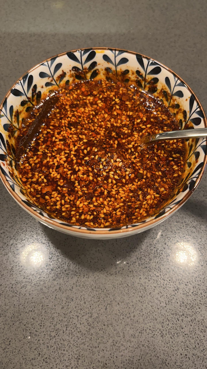 “家常改良简易版”油泼辣子！刚泼完满屋那个香啊