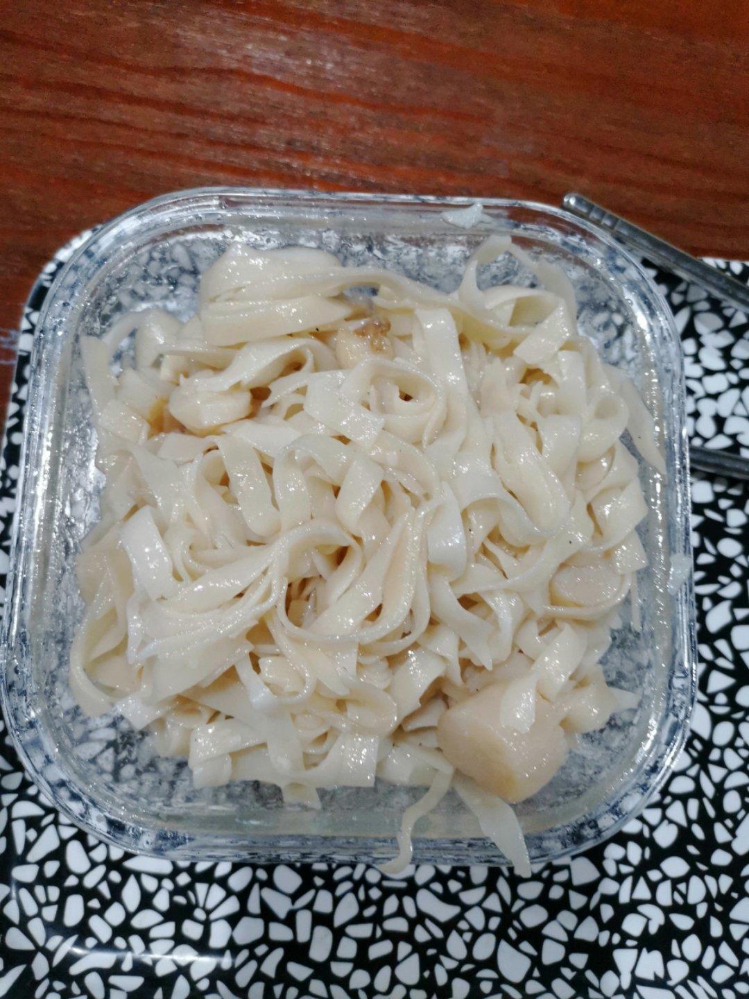 葱油拌面（不溅油的小技巧）