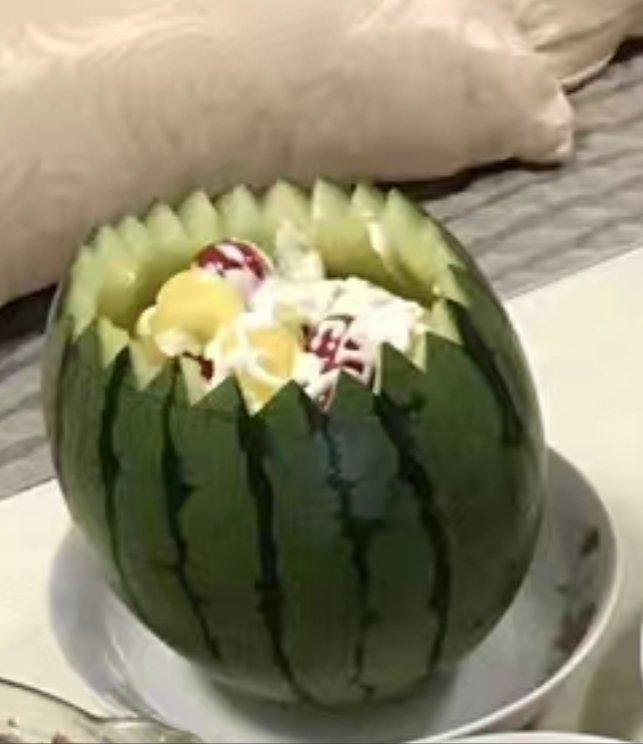 鲨鱼西瓜拼盘