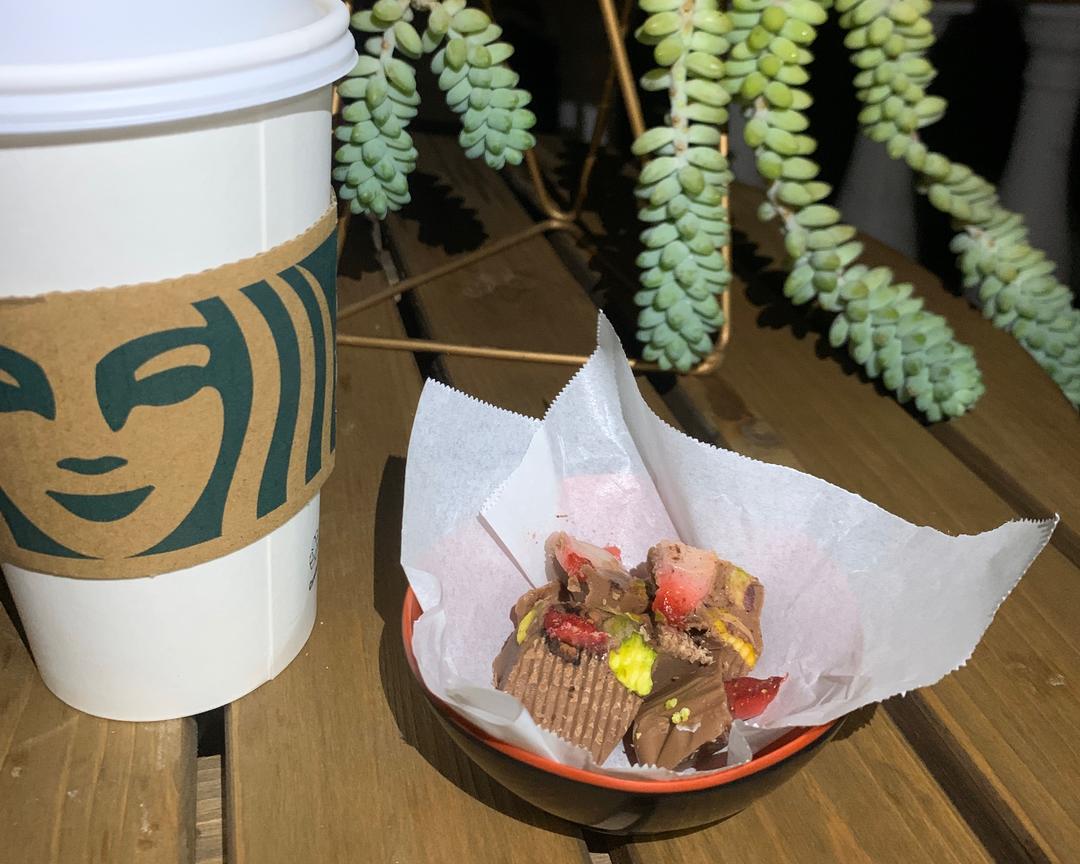 草莓果仁巧克力