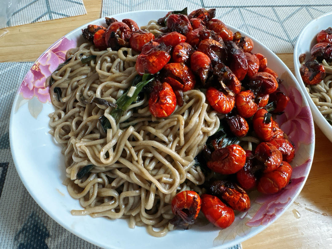 小龙虾拌面￨有灵魂的面条