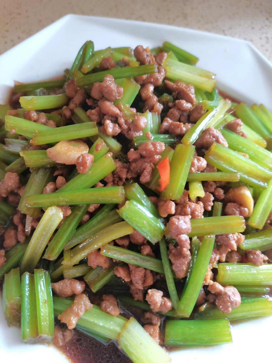 芹菜炒肉丝