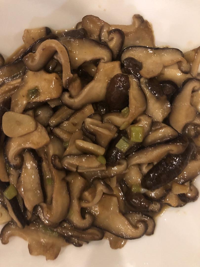 香菇这样炒比肉都好吃😋素炒香菇
