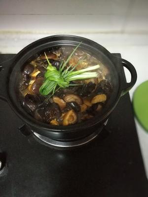 香菇黑木耳焖鸡胸肉 （两碗米饭的标配）的做法 步骤5