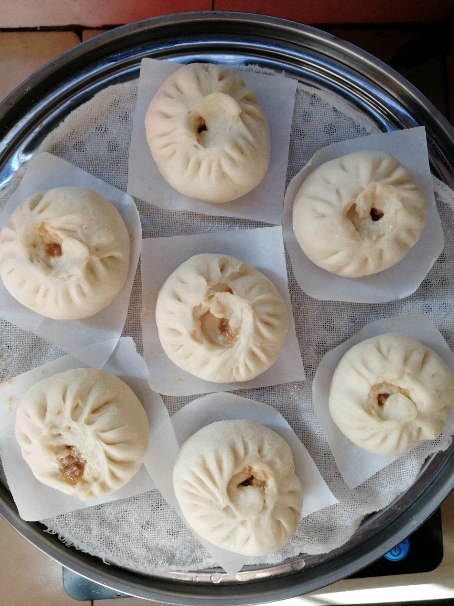 云朵般松软爆浆蜜汁叉烧包