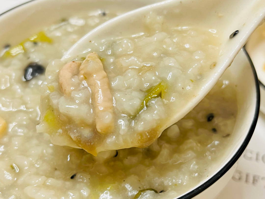 妈妈👩教我做的皮蛋瘦肉粥🥣简单快捷美味😋