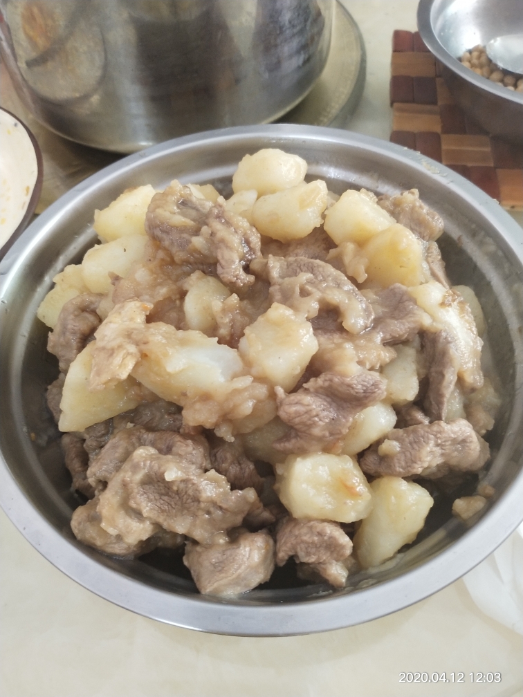 鸭肉焖土豆的做法