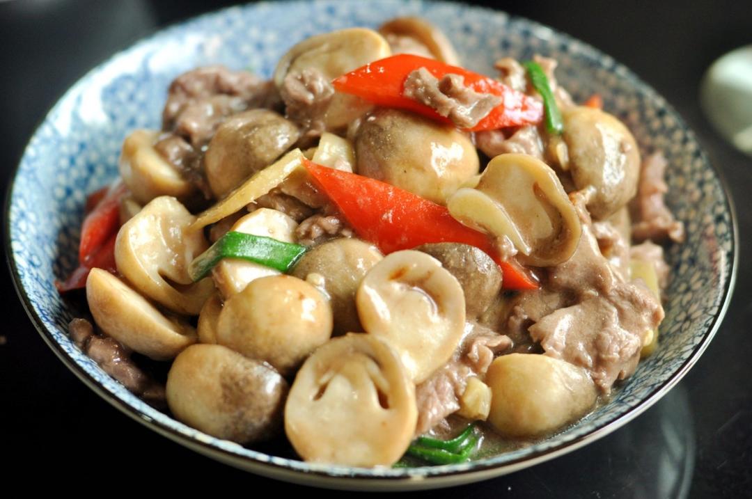 肥肥鱼的爸爸做的鲜菇炒牛肉