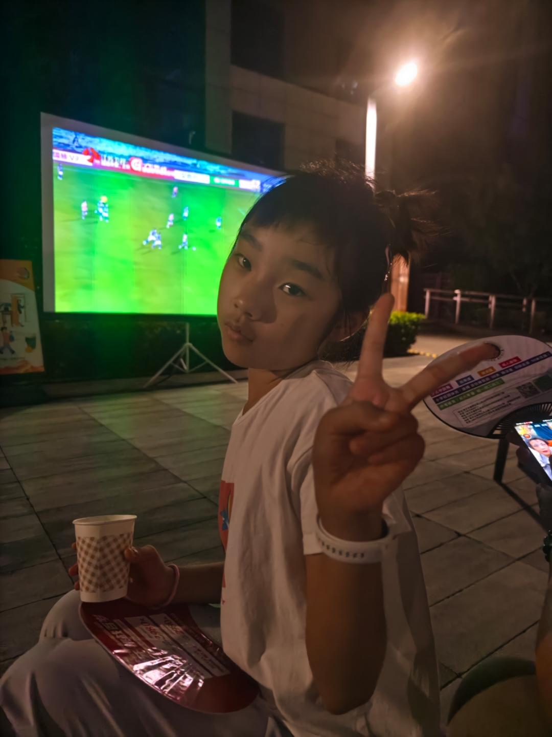 小孙可爱白桃