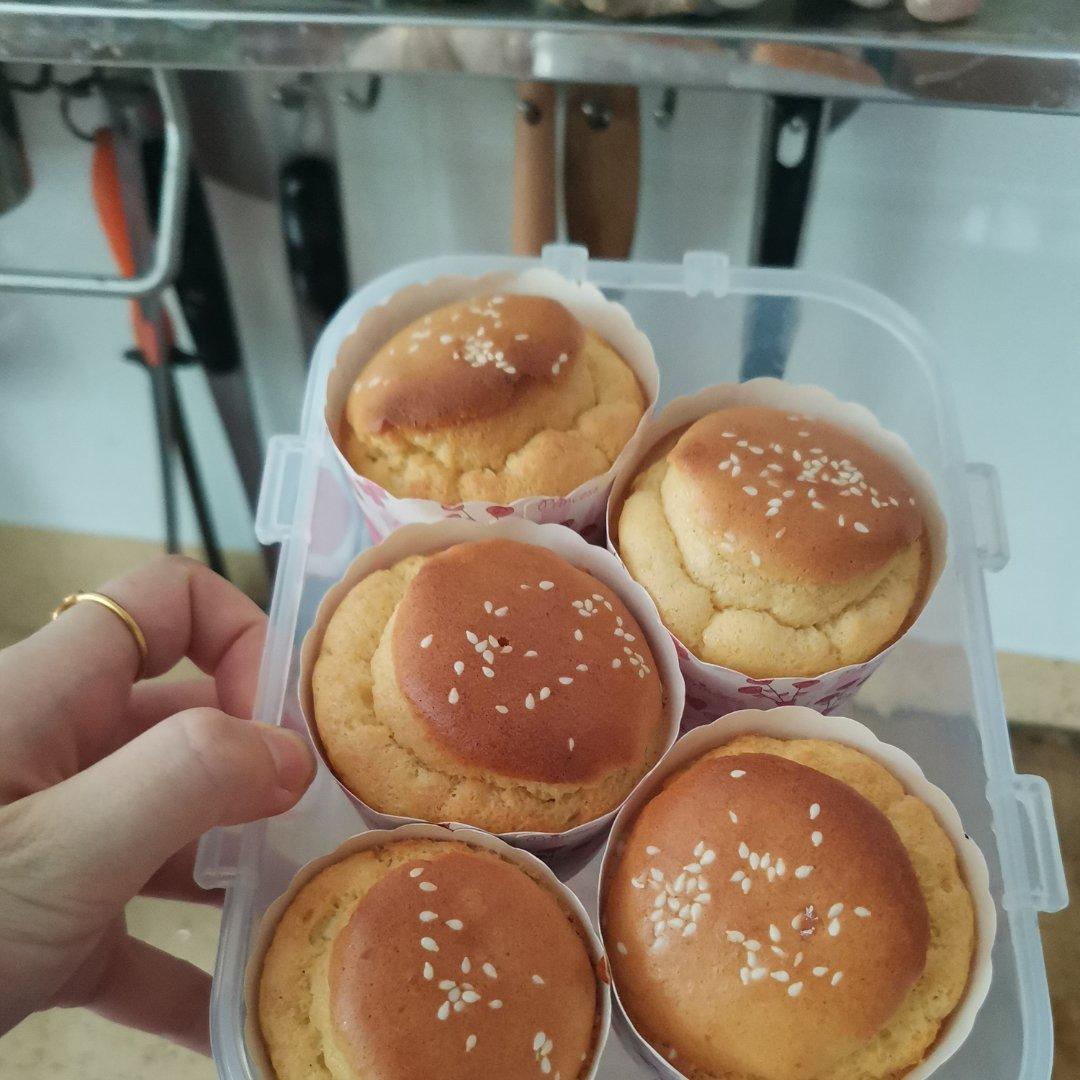 “低糖无水无油蜂蜜脆皮鸡蛋糕”扎实口感！含全蛋打发秘诀！