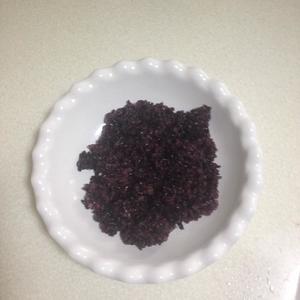 紫糯米饭团的做法 步骤5