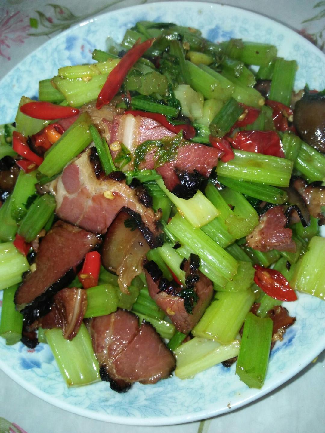 芹菜炒腊肉